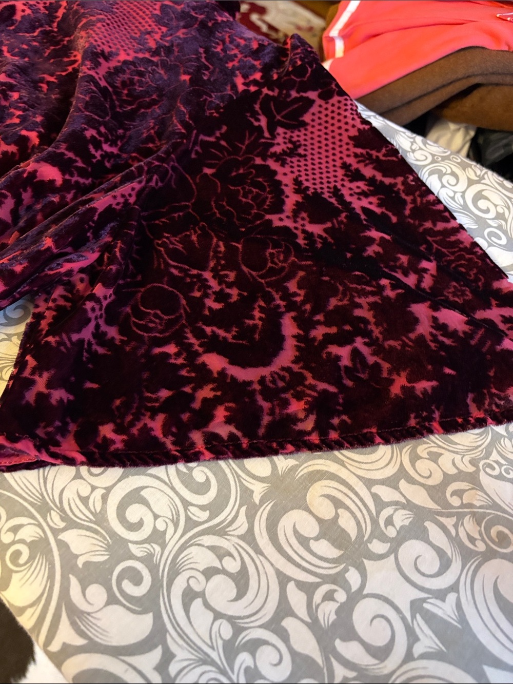 Anthropologie Velvet Burnout Mini Dress in Magenta and Black Damask - Picture 7 of 12